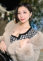長身スレンダー美尻レースクイーン・いのり(24)がシロウトTV初登場！ 寂しがり屋で好奇心旺盛な彼女が、初撮影で乳首舐め・クリ責め・クンニから潮吹き、 フェラ中のディルド責めに絶頂し、正常位・騎乗位・バック・窓辺立ちバックまで披露。 ラストは口元発射&お掃除フェラで、とろける笑顔を見せた素人娘の魅力を完全収録！ 【初撮り】ネットでAV応募→AV体験撮影 2427