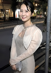 結婚式帰りにお口だけでコンドーム装着にチャレンジ!